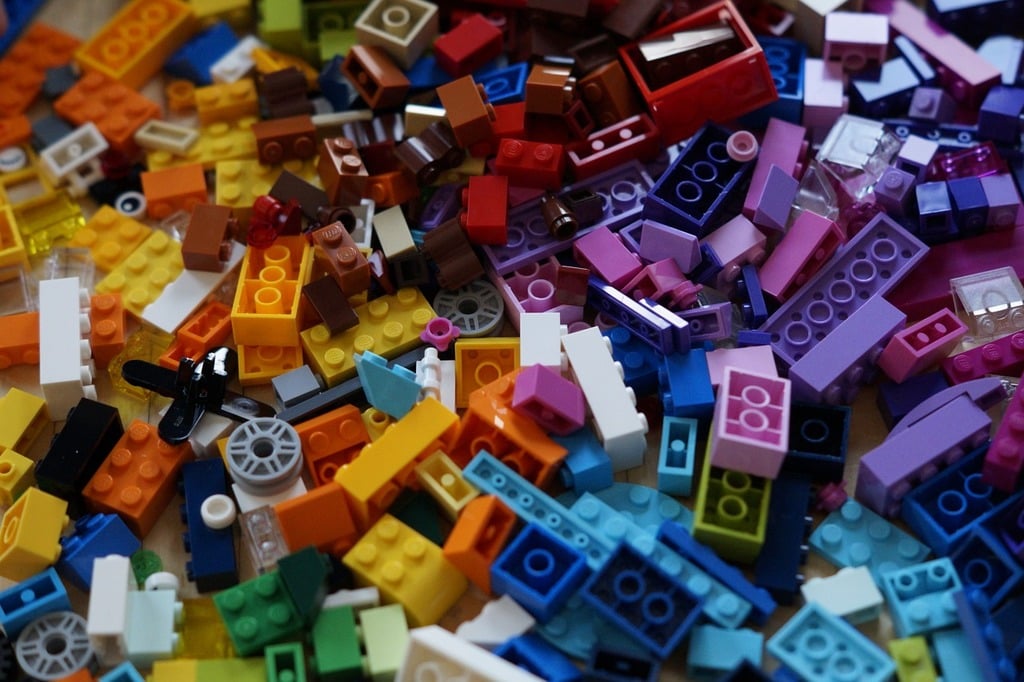lego-toys-build-people-395bbe.jpg