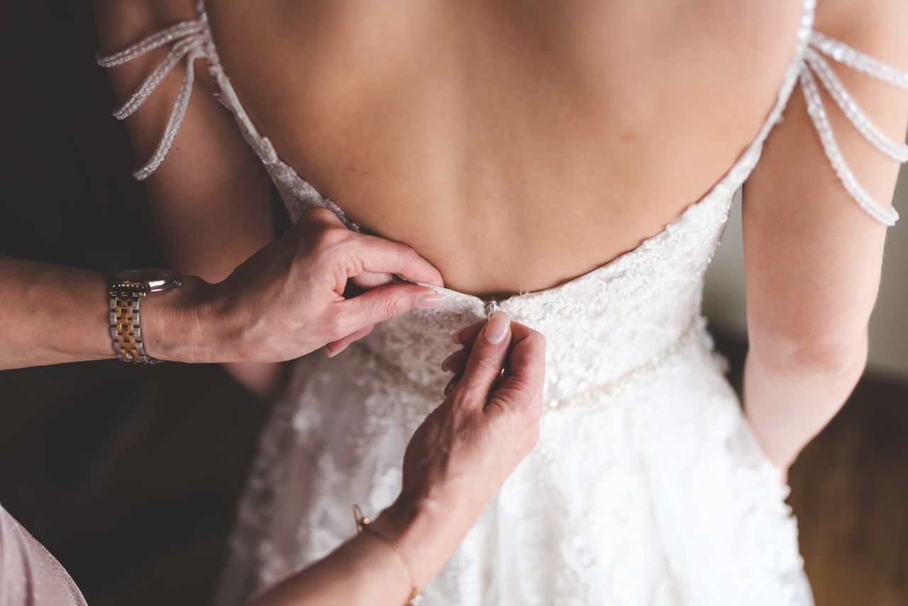 Préparation mariage robe mariée