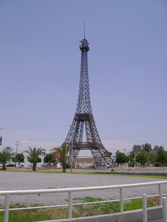 Gomez Palacio Replique Tour Eiffel Mexique.jpg