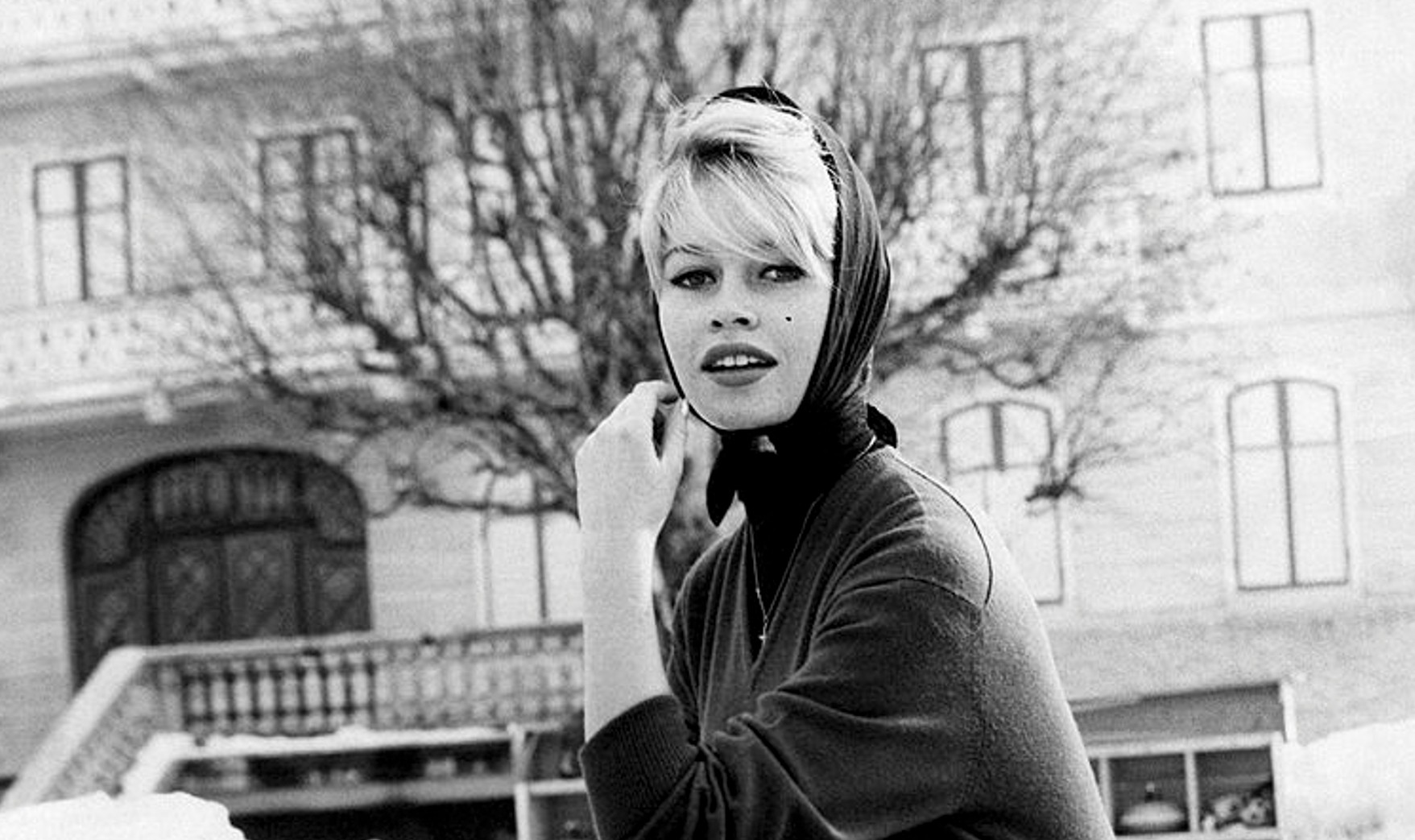 Brigitte Bardot in the city